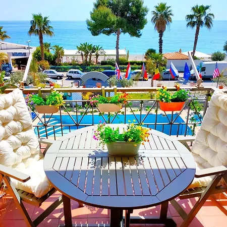 Apartment Taormina By The Sea