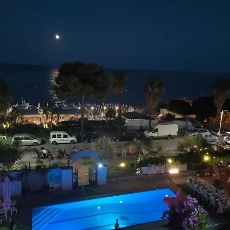 Taormina By The Sea Apartment *