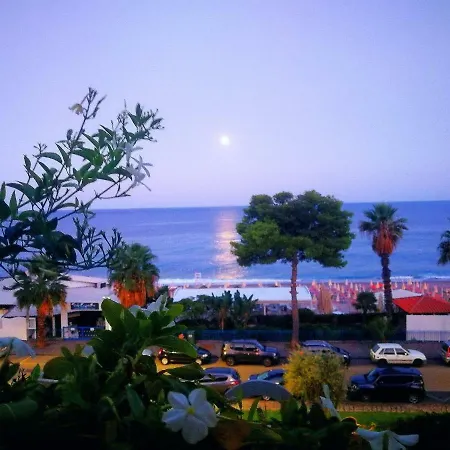 Taormina By The Sea *